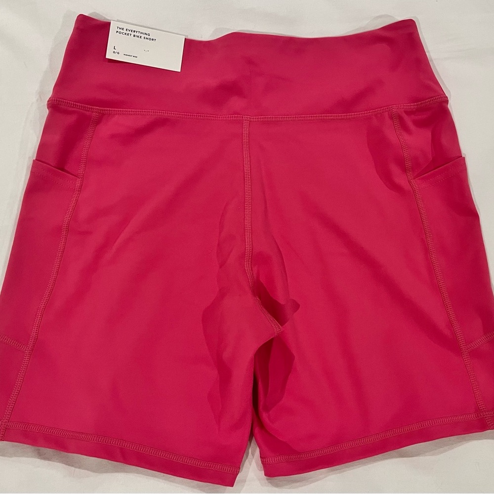 American Eagle AE Everything Pocket Fleece Super High Waist 6 inch Biker short